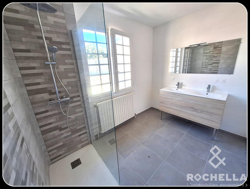 Maison - 220 m² - 8 pièces