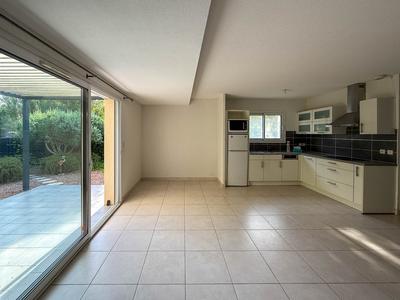 Maison - 98 m² - 4 pièces