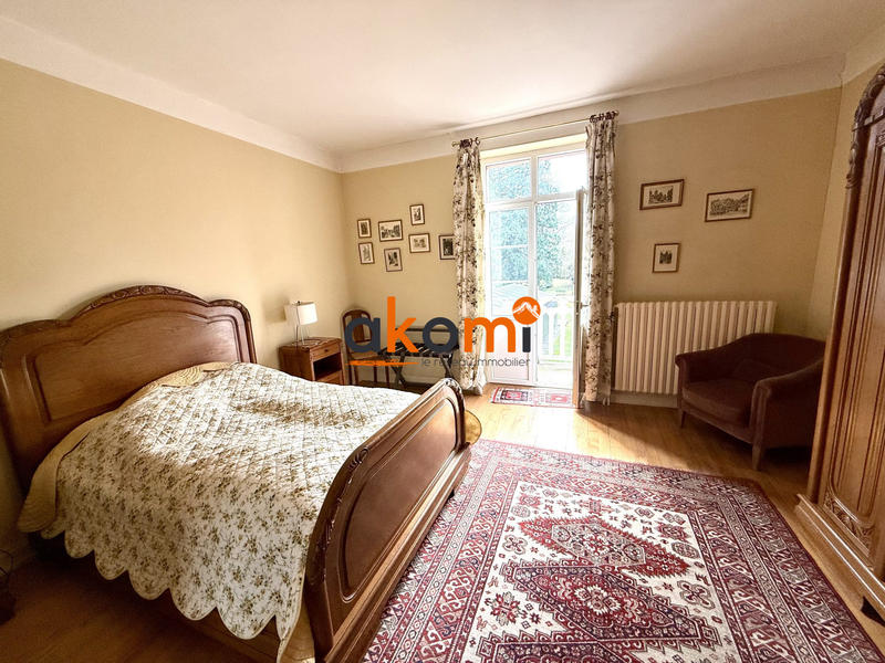 Maison - 430 m² - 8 pièces