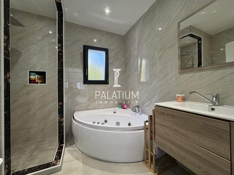 Maison contemporaine - 111 m² - 5 pièces