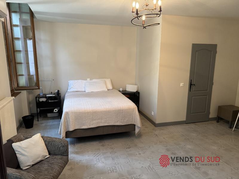 Maison - 230 m² - 6 pièces