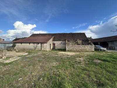 Corps de ferme - 220 m² - 1 pièce