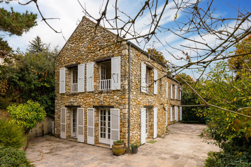 Maison - 178 m² - 6 pièces