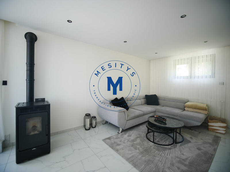 Maison - 140 m² - 8 pièces