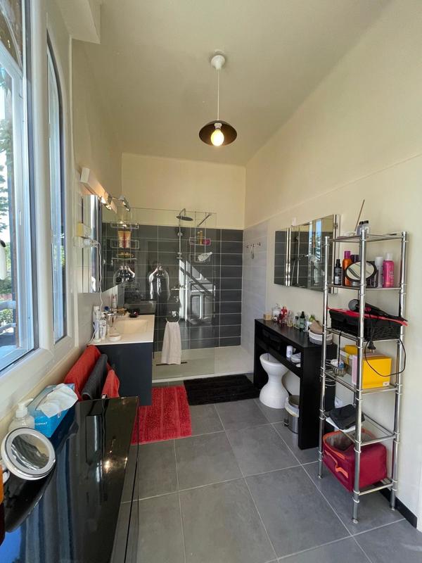 Maison - 250 m² - 7 pièces