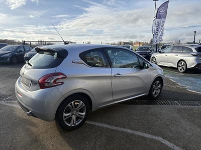 Peugeot 208 1.6l Hdi 90 Cv Allure - Kit Distribution Fait en 2025