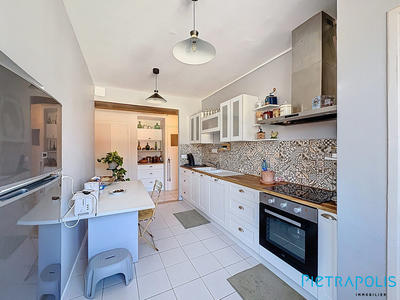 Appartement - 100 m² - 3 pièces