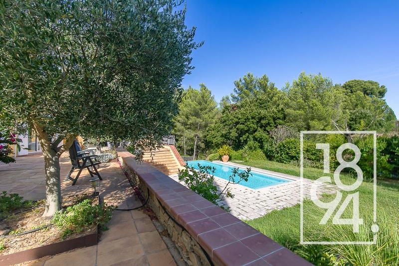 Maison - 224 m² - 5 pièces