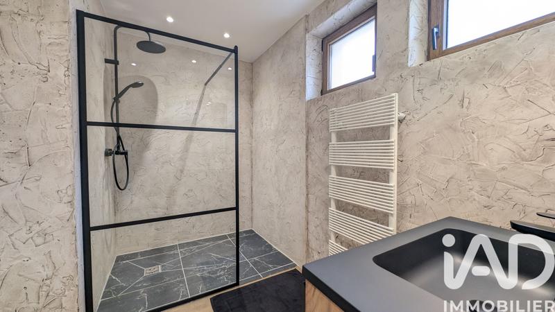 Maison - 235 m² - 6 pièces