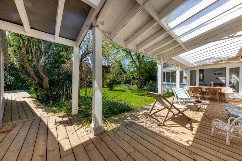 Maison - 220 m² - 7 pièces