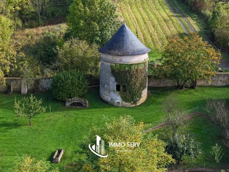 Maison - 600 m² - 16 pièces