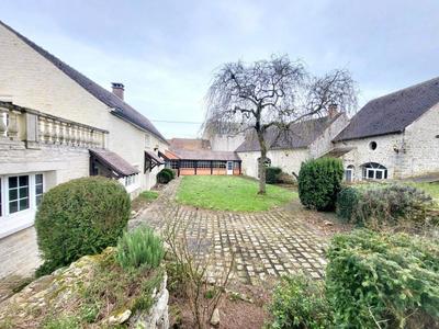 Demeure - 293 m² - 5 pièces