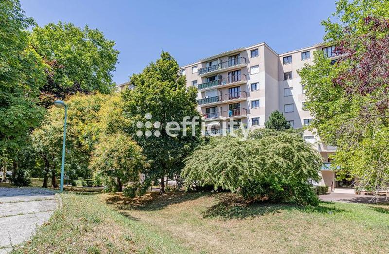 Appartement - 110 m² - 6 pièces