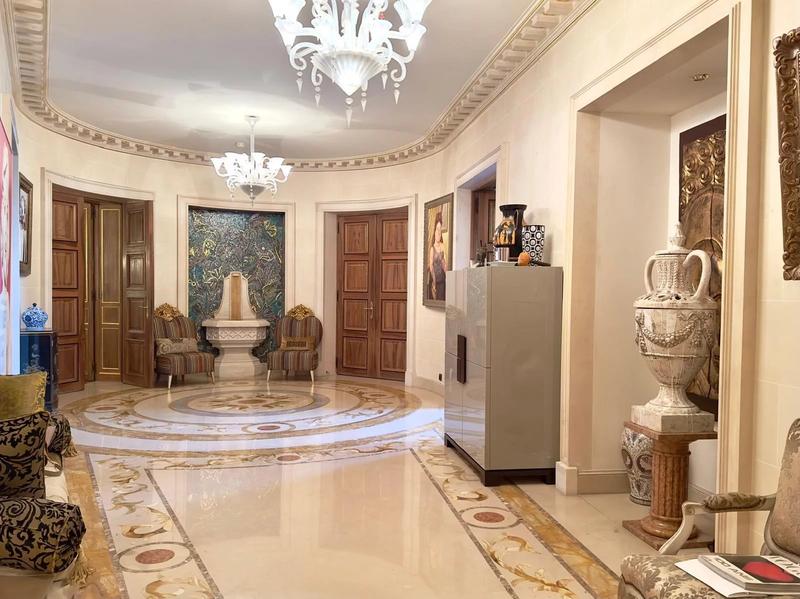 Appartement - 289 m² - 5 pièces