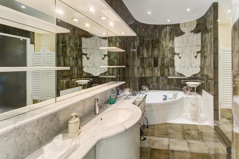 Appartement - 160 m² - 5 pièces