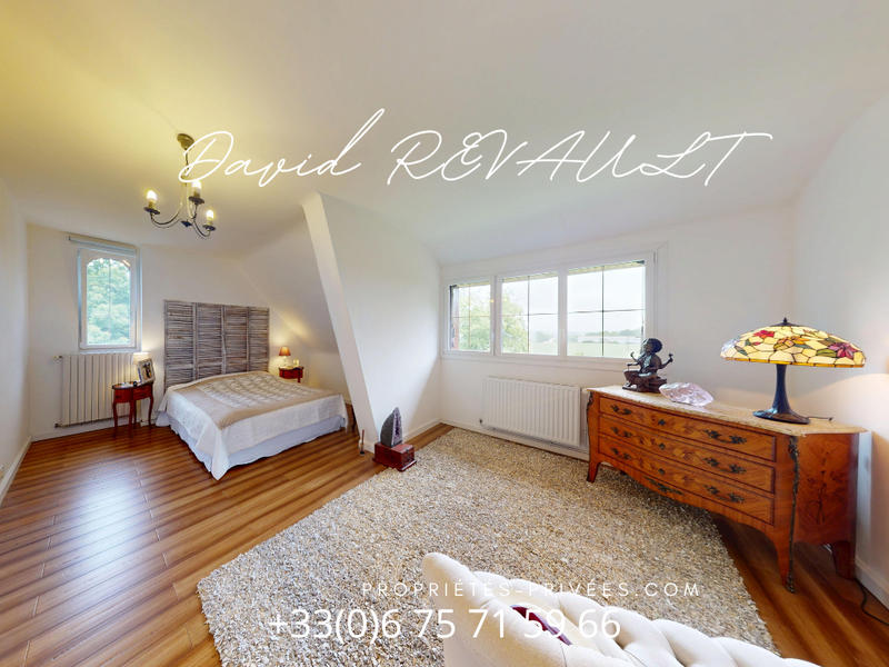 Maison - 180 m² - 9 pièces