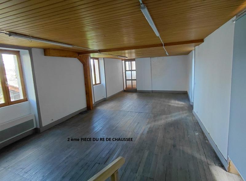 Maison - 220 m² - 8 pièces