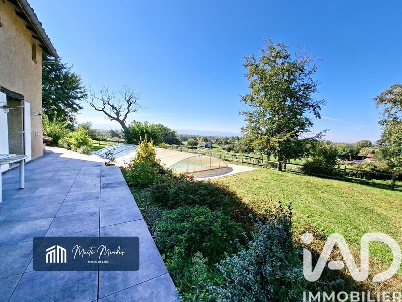 Maison - 231 m² - 9 pièces