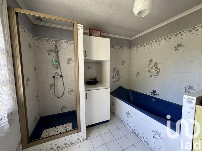 Maison - 186 m² - 8 pièces