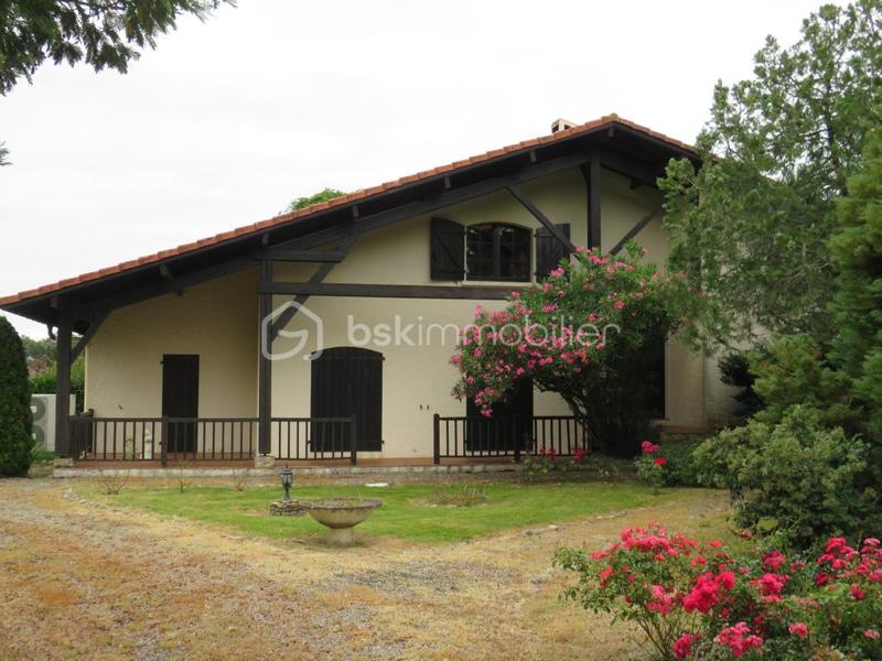 Maison - 162 m² - 7 pièces