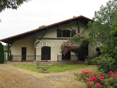 Maison - 162 m² - 7 pièces