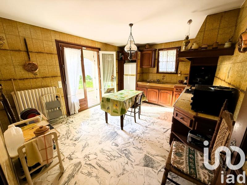 Maison - 240 m² - 10 pièces