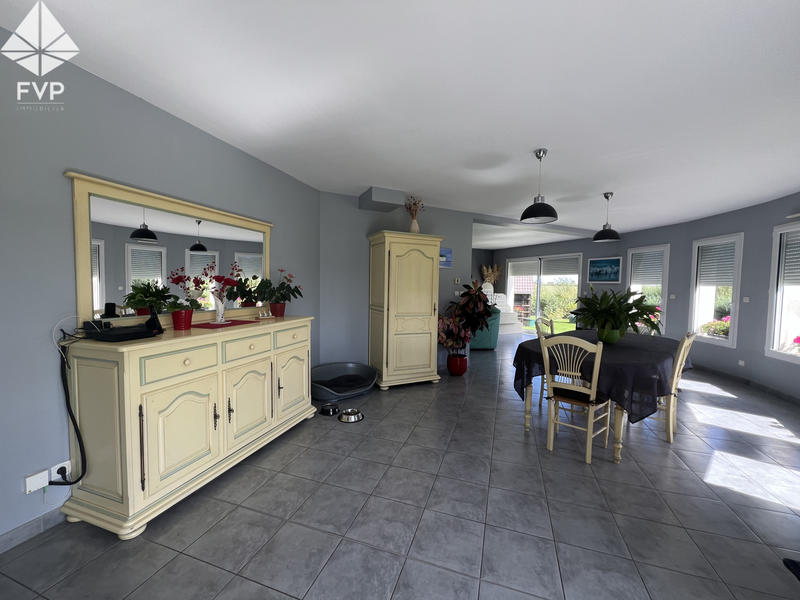 Maison - 185 m² - 8 pièces