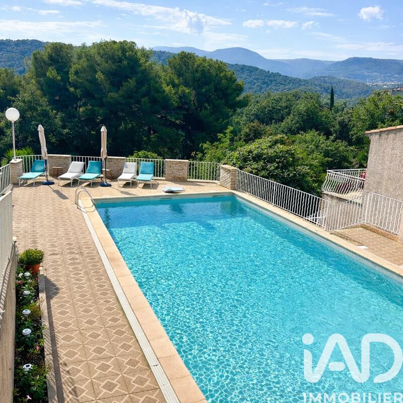 Maison - 360 m² - 12 pièces