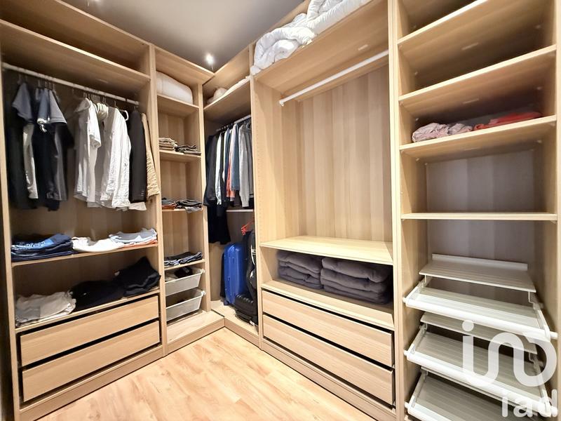 Maison - 200 m² - 8 pièces