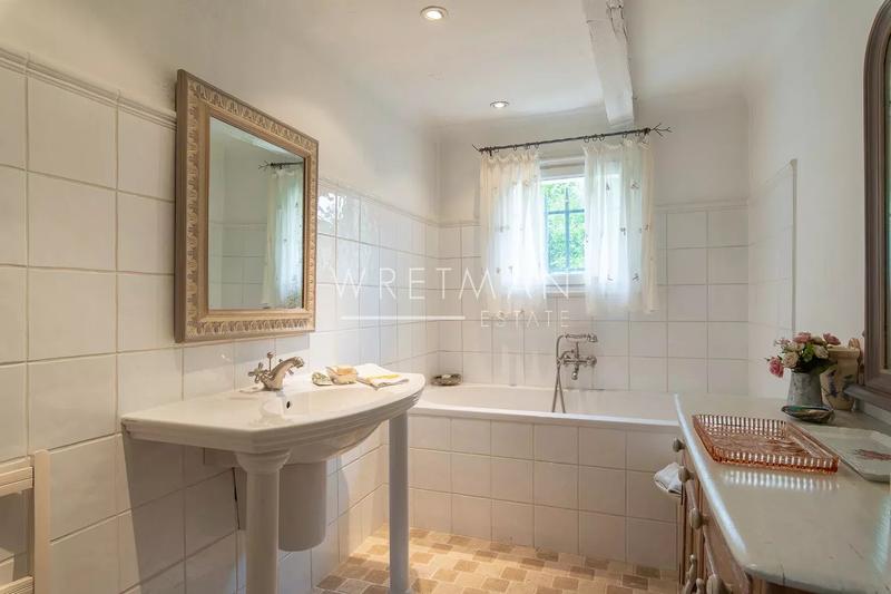 Villa - 260 m² - 8 pièces