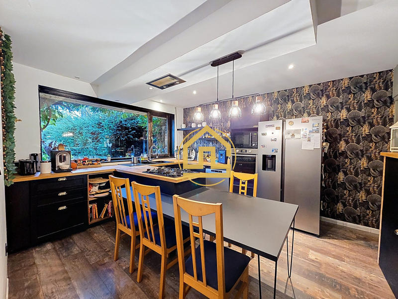 Maison ancienne - 241 m² - 9 pièces