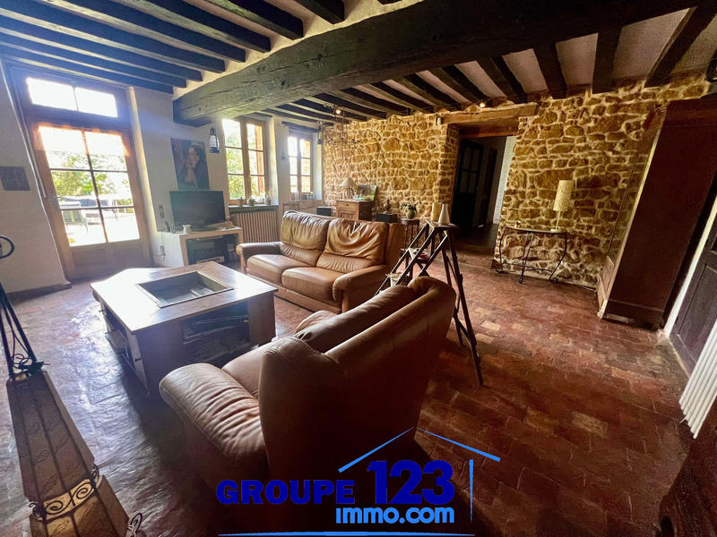 Maison - 240 m² - 8 pièces