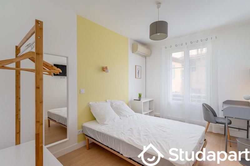 Chambre - 13 m² - 1 pièce