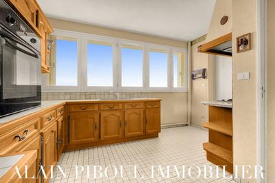 Appartement - 94 m² - 5 pièces