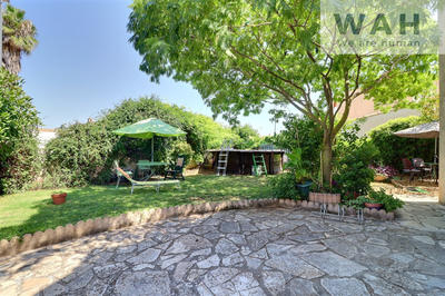 Maison - 195 m² - 8 pièces