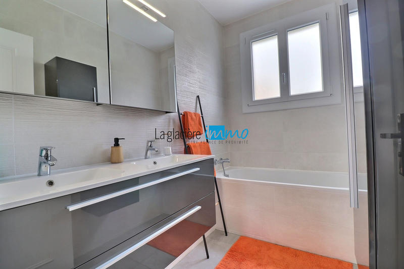 Appartement - 98 m² - 4 pièces