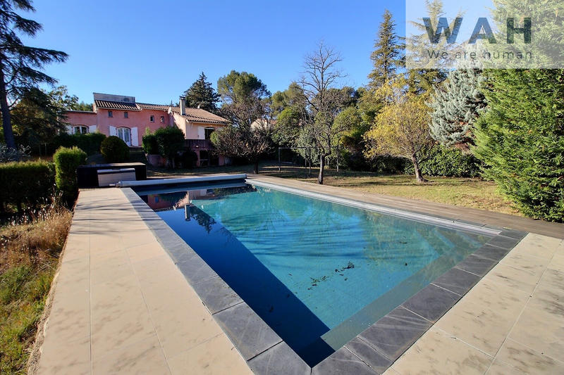 Maison - 159 m² - 6 pièces