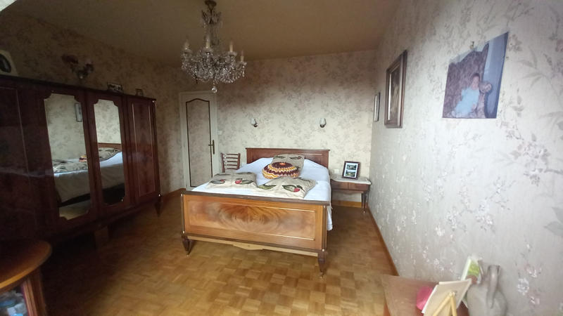 Maison - 145 m² - 9 pièces