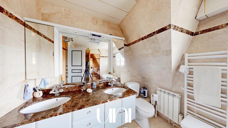 Maison - 159 m² - 6 pièces