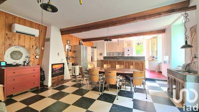 Maison - 630 m² - 10 pièces