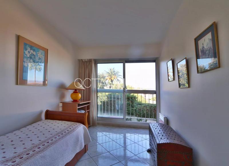 Appartement - 99 m² - 4 pièces