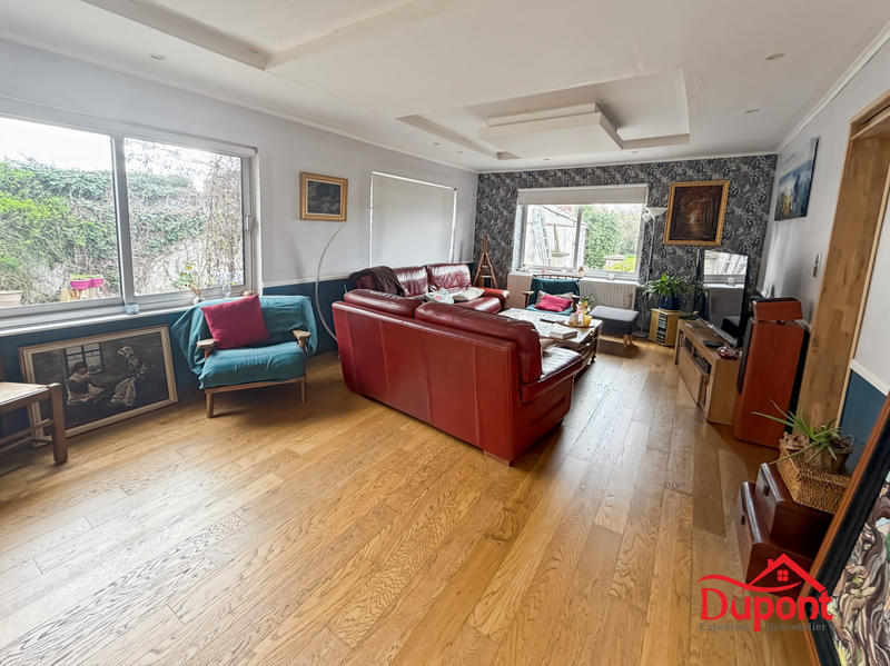 Maison - 201 m² - 7 pièces