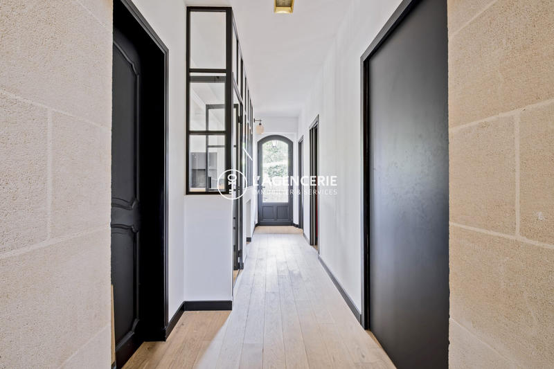 Maison ancienne - 265 m² - 7 pièces