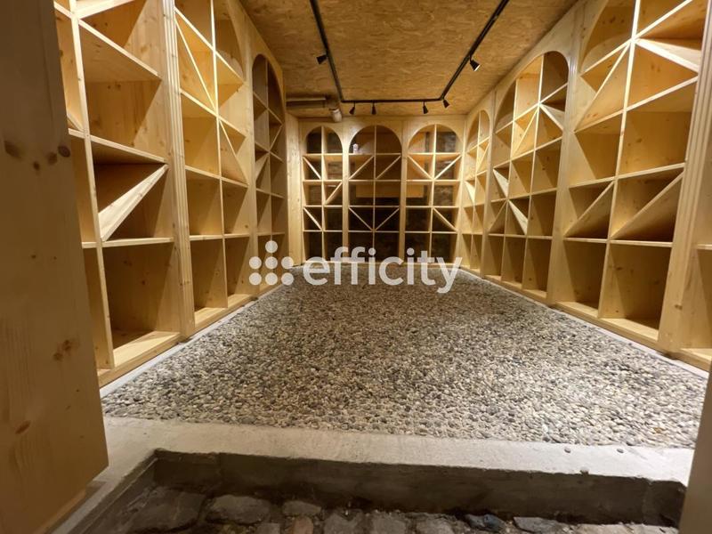 Maison - 392 m² - 10 pièces