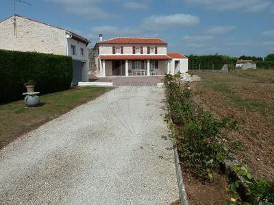 Maison en pierre - 102 m² - 6 pièces