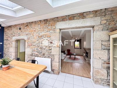 Maison - 121 m² - 7 pièces