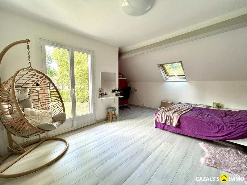 Maison traditionnelle - 263 m² - 11 pièces