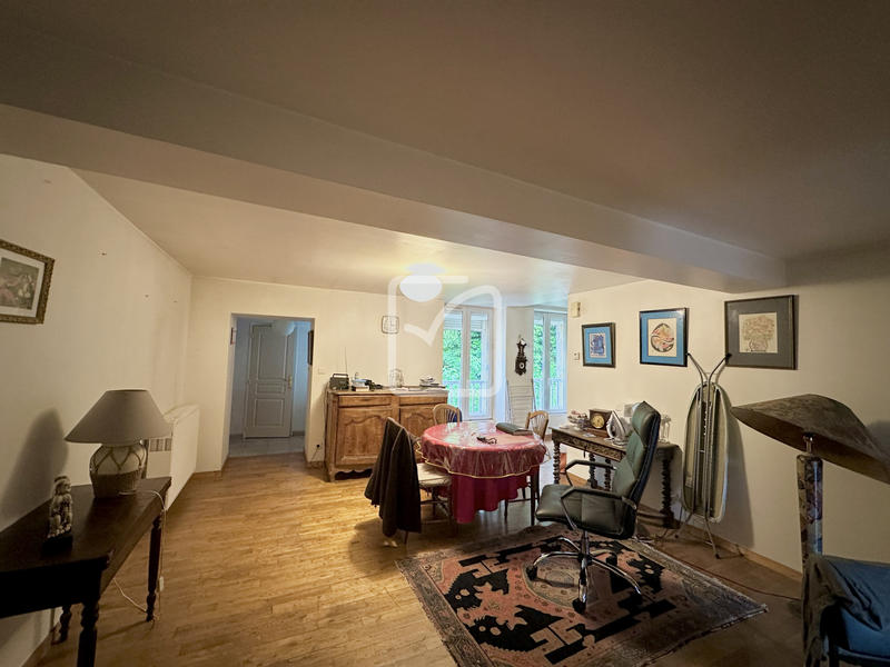 Immeuble - 273 m² - 12 pièces