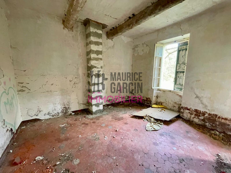 Maison - 180 m² - 8 pièces