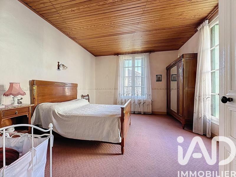 Maison - 253 m² - 8 pièces